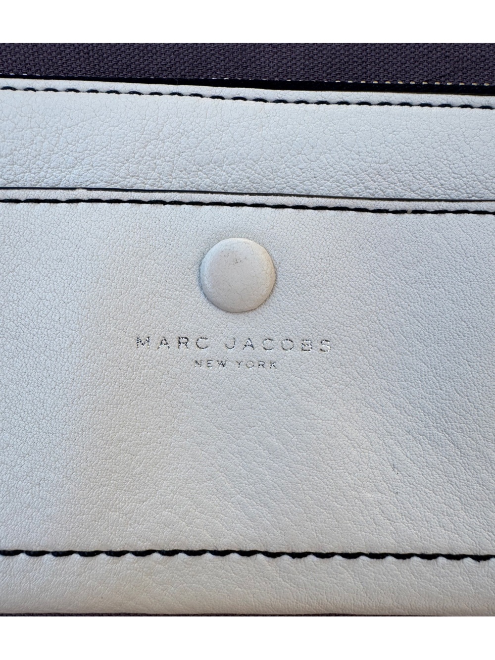 Marc Jacobs Cloud White Black Continental Zip Around Wristlet Wallet VGUC - Picture 2 of 16